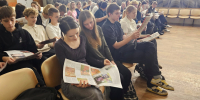 Старшеклассники Гатчинской СОШ №2 шуршали местной прессой - Gatchinka.Ru