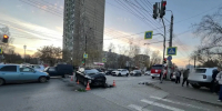 Три пешехода пострадали в ДТП на перекрестке улицы М. Петрова в Ижевске - Комсомольская Правда