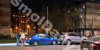 Две иномарки перекрыли полосу в Смоленске - SmolDaily.Ru