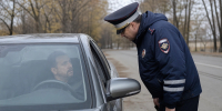 Инспектор ГАИ требует на осмотр мобильный телефон водителя - что отвечать в такой ситуации - ProGorodNN.Ru