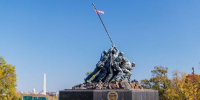 Мигрант из Мексики обезглавил статую морпеха США на монументе с флагом над Иводзимой - РТВ-Подмосковье