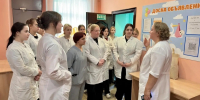 Вологодские выпускники посетили день открытых дверей в городском родильном доме - Вологда.РФ