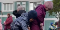 В Красногвардейском районе дошкольники познакомились с коммунальной техникой и убрали листву - Spbdnevnik.ru