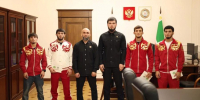 Фонд Кадырова поощрил чеченских борцов за победы на первенстве мира - ИА Грозный-информ