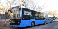 Вместимость до 160 человек: в Оренбурге испытают новый автобус-«гармошку» марки КАМАЗ - Комсомольская Правда