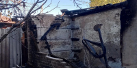 В станице Романовской пожарные потушили горевшие гараж и крышу дома - Городской репортёр
