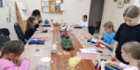 Тепло рук: дети готовят сувениры ко Дню матери - Sharypovo.Today