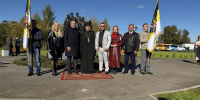 В Нерли открыли и освятили памятник Царской Семье - Шуйская епархия