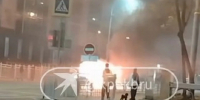 В Екатеринбурге на перекрестке загорелся автомобиль - КП Екатеринбург