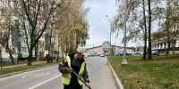 С дворовых территорий Наро-Фоминска вывезли более 200 м³ опавших листьев - Администрация Наро-Фоминского г.о.