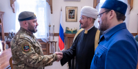 Муфтий  Шейх Равиль Гайнутдин встретился с командиром батальона «Эрзи» Коран-хафизом Ахмедом Котиевым - Совет муфтиев России