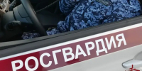 Росгвардейцы задержали двух жителей Якутска, подозреваемых в открытом хищении телефона - Росгвардия