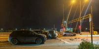 «Цепная реакция» на Обходе: автоледи устроила массовое ДТП с шестью машинами под Тюменьюфото - Комсомольская правда
