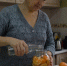 Мандариновые корки заливаю уксусом — и всю зиму ликую от хитрой смекалки: лайфхак для умных хозяек - ProDzer.Ru
