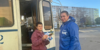 Молодогвардейцы поздравили женщин-водителей общественного транспорта Оренбурга - Единая Россия