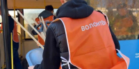 Работники коммунальных служб и волонтёры продолжат ликвидировать последствия атаки БПЛА в Белгороде - Сетевое издание Знамя 31