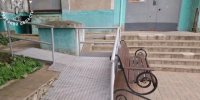 В Удомле прокуратура через суд добилась установки пандуса для колясочника - Комсомольская Правда