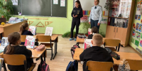 Урок пожарной безопасности прошел для второклассников Октябрьской школы в Волосовском районе - ЛенТВ24