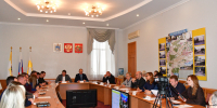 Воспитание патриотизма и поддержка молодежи стали ключевыми темами совместного заседания двух думских комитетов - Городская Дума