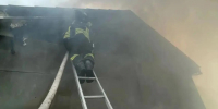 Пожарные потушили охваченную огнем баню во Всеволожске - ЛенТВ24