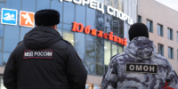 Росгвардейцы совместно с коллегами из МВД обеспечили безопасность на концертах Басты и хоккейном матче в Смоленске - Росгвардия
