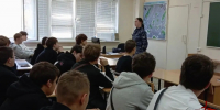 В Чайковском техникуме сотрудник Росгвардии провела урок мужества для студентов - Росгвардия