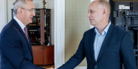 Владислав Шапша поздравил Дмитрия Афанасьева с избранием депутатом Госдумы - Телерадиокомпания Ника