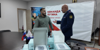 Владимирский юридический институт ФСИН и Росприроднадзор передали бойцам СВО 20 раций и автомобиль - Gus-info.Ru
