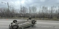 В Красноярске молодой водитель не пострадал в опрокинутом им автомобиле - ИА Запад24