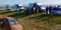 В Крыму машина вылетела в кювет, из салона вытащили мать с ребенком - Комсомольская Правда