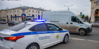 В Волжском КамАЗ опрокинулся, а неизвестный водитель сбил женщину и скрылся. Сводка ДТП за сутки - Блокнот Волжского