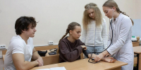 Ученики Малой медицинской академии АГМУ освоили базовые методы исследования сердца и сосудов - Минздрав Алтайского края