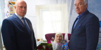 Россошанские единороссы поздравили с 95-летием труженицу тыла - Единая Россия