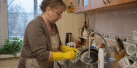 Жир и нагар сходят со сковородки как чулок с ноги: просто заливаю кипятком эти два пакетика - Pg12.Ru