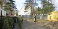 В военном городке Каменки освятили начало строительства часовни - Выборгская Епархия