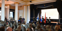 Детские рисунки ко Дню ВМФ отправились на крейсер «Аврора» - Комитет по градостроительству