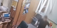 Мужчина в трусах ворвался в школу и оборонялся от невидимой силы в Подмосковье - M24.Ru