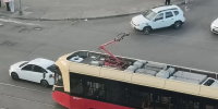 Движение трамваев встало на улице Белинского из-за ДТП - Время Н