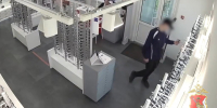 В Вологде мужчина вынес из оптики очки за 15 тысяч рублей, потому что они ему очень понравились - Вологда.РФ