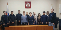 В преддверии Дня работника суда, который отмечается 5 ноября, в Льговском районном суде прошла встреча с учащимися МБОУ «Средняя общеобразовательная школа № 3» г. Льгова Курской области. - Льговский районный суд