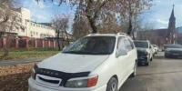В Иркутске владельцу вернули угнанную Toyota Ipsum, найденную благодаря бдительности гаишника - Baikal24.Ru