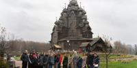 Иностранные студенты университета познакомились с деревянным зодчеством Северо-Запада - ЛГУ им. А. С. Пушкина