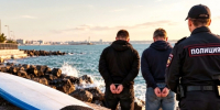 В Крыму тренеру по серфингу вернули украденную доску - Комсомольская Правда