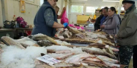 Акция «Доступная рыба» дает жителям возможность приобретать продукцию напрямую от промысловиков. - Новгородские Ведомости