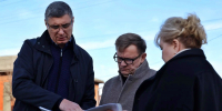 Александр Авдеев проверил, как в Киржаче идёт строительство двух ФОКов, пожарного депо и благоустройство «Шёлковой слободки» - Администрация области