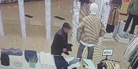 Воронежец стопками воровал одежду в бутиках и попал на видео - TV-Gubernia.Ru