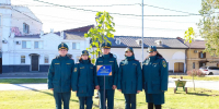 Аллея пожарных и спасателей пополнилась новыми деревьями - МЧС России