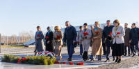 Лариса Тарасова почтила память строителей Сурского и Казанского оборонительных рубежей - Министерство здравоохранения