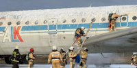 Спасатели отработали эвакуацию при аварии Boeing 737-800 в Краснодаре - Комсомольская Правда