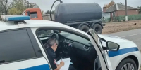 В Азове ищут водителя грузовика, слившего отходы между улицами Победы и Дружбы: делом занимается полиция - Ростов161